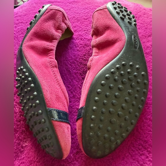 Tod's Fuchsia and Navy Suede Belted Cap Toe Ballet Flats - Picture 9 of 9